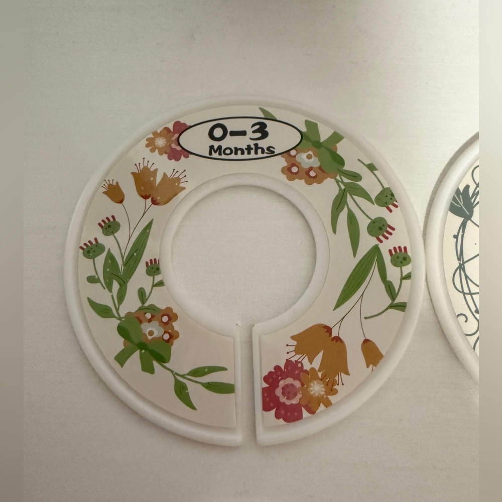 Baby Closet Dividers – Floral Nursery Clothing Organizers (0–24 Months) - Picture 2 of 7